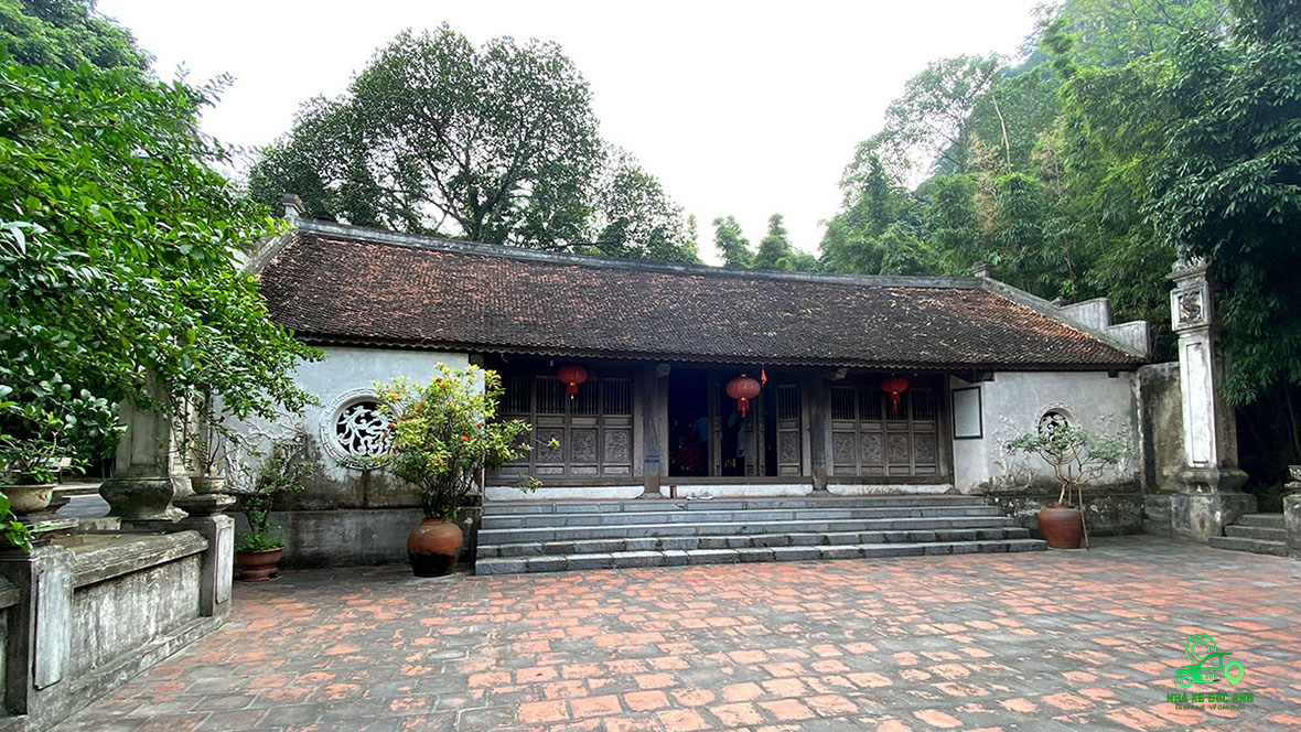dat-xe-taxi-tai-ha-noi-di-den-truc-ha-nam-gia-re-tron-goi-48836.jpg